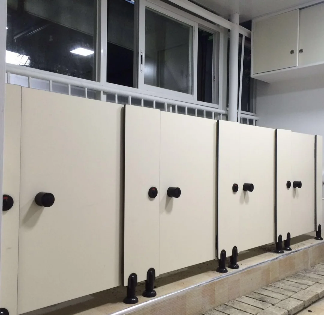 學校衛(wèi)生間隔斷 環(huán)保防潮，守護學生安全